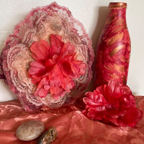 Hand Crafted Blossoms&Petals Of Mystique GypsyBottle&Pillow Set - Picture 10 of 11